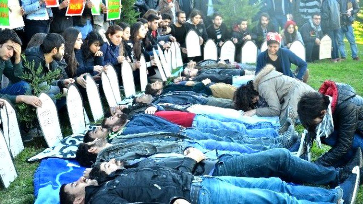 Kocaeli Üniversitesinde Tiyatrolu Uludere Eylemi