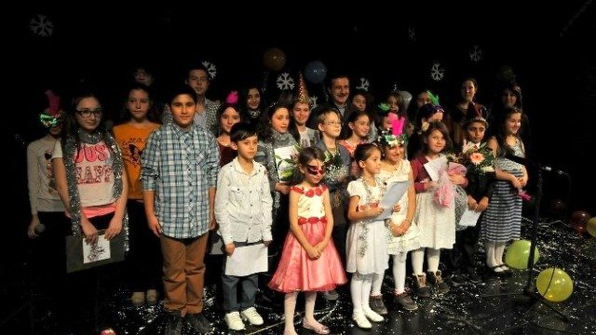 Çocuklar Yılbaşını Erken Kutladılar