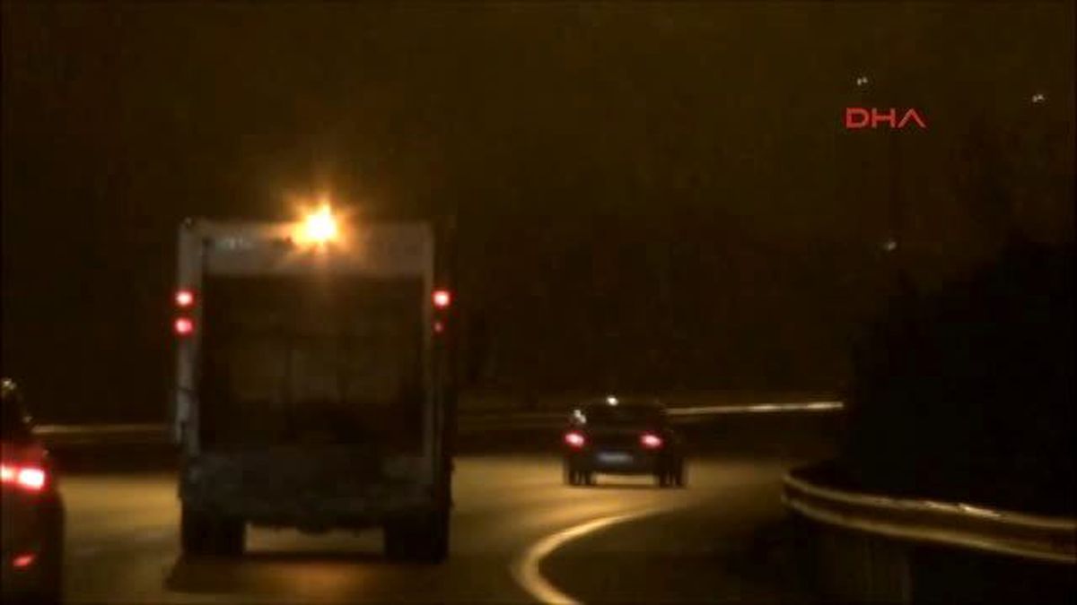 Çöp Kamyonunda 95 Bin Paket Kaçak Sigara Ele Geçirildi