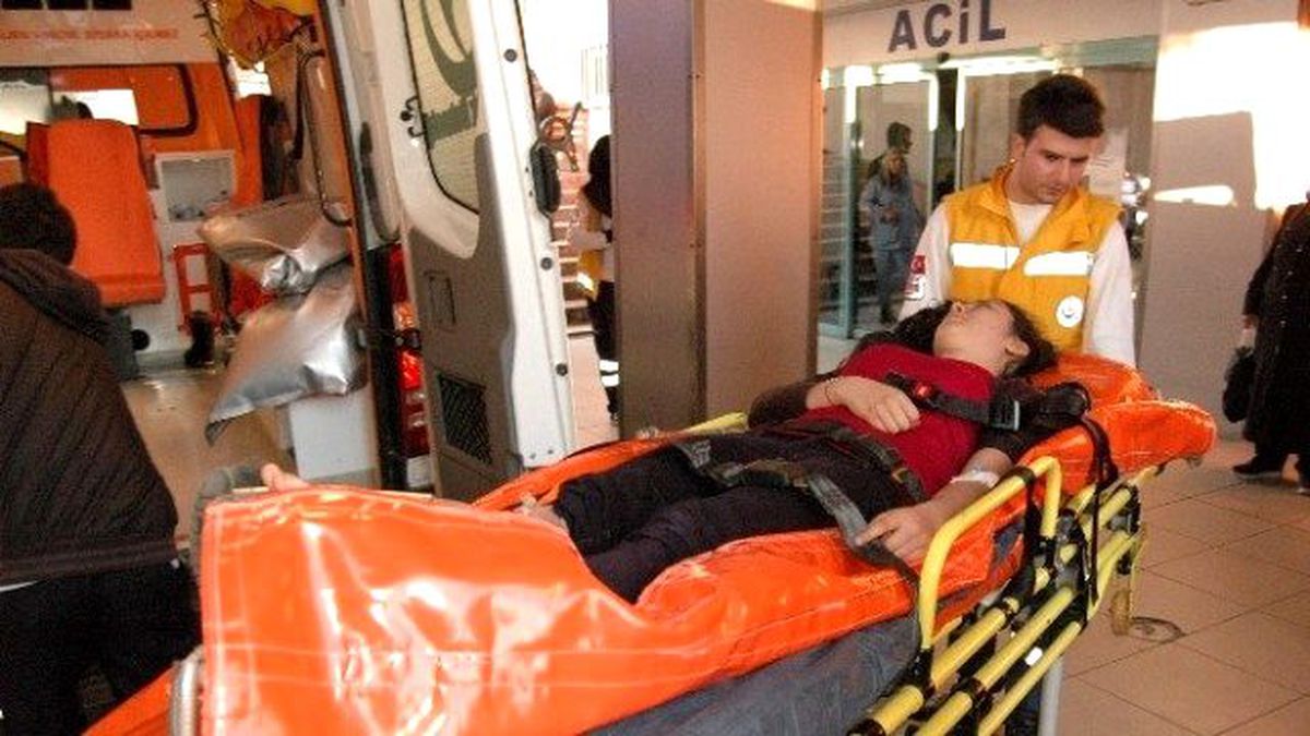 Dershanede Merdivenlerden Düşen Öğrenci Yaralandı