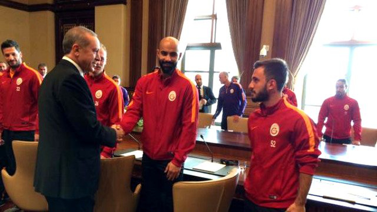 G.Saraylı Futbolculara İlk Sorusu O Oldu!