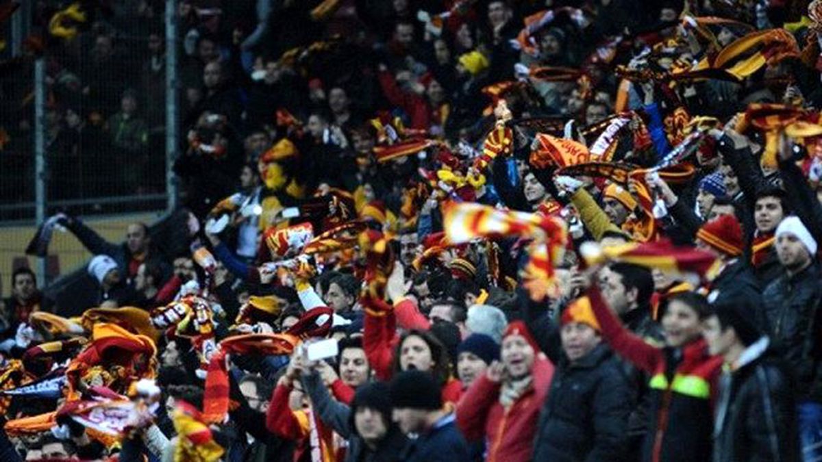 Galatasaraylı Taraftarlar Yasak Dinlemedi