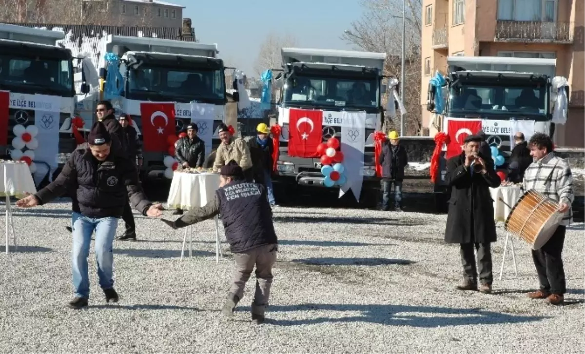 İşçileri Oynatan Tören