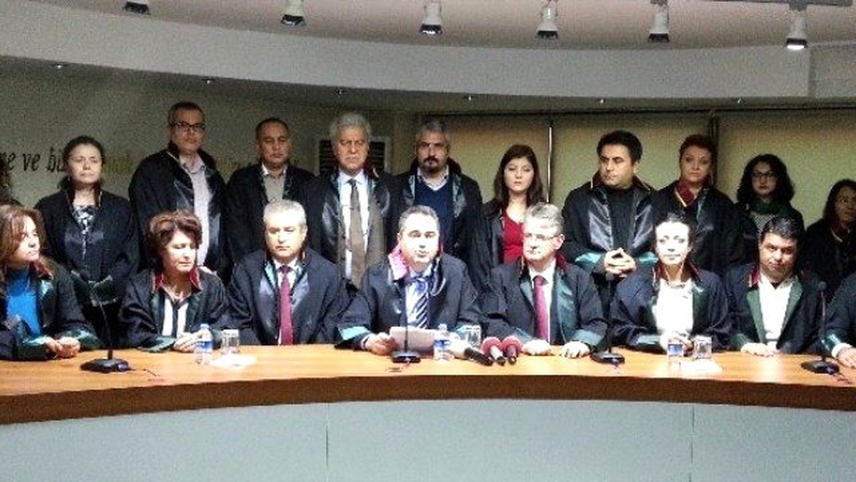 İzmir Barosu\'ndan Lise Öğrencisinin Tutuklanmasına Tepki