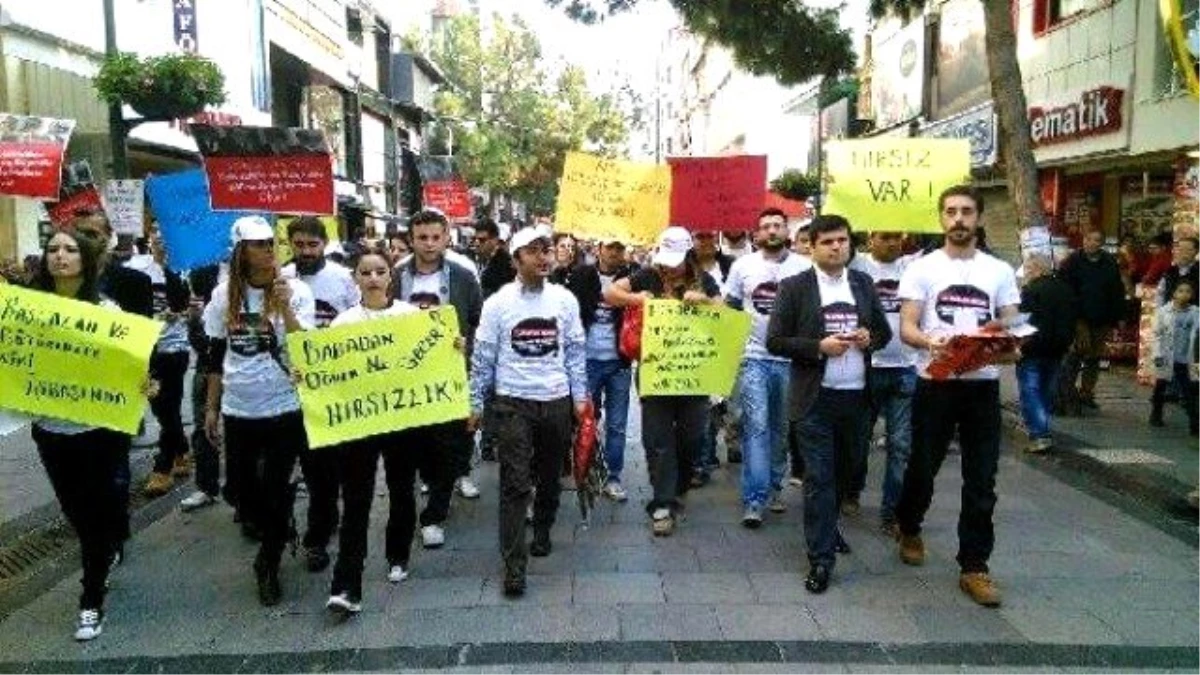İzmir\'de CHP\'li Gençlere Soruşturma