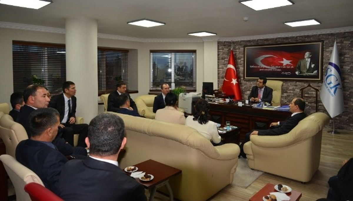 Özbekistan Maliye Bakanlığı Yetkililerine Türkiye\'nin Emeklilik Sistemi Tanıtıldı