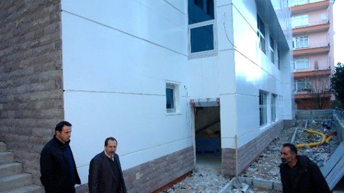 Sgk İnebolu Hizmet Binası\'nda Son Rötuşlar