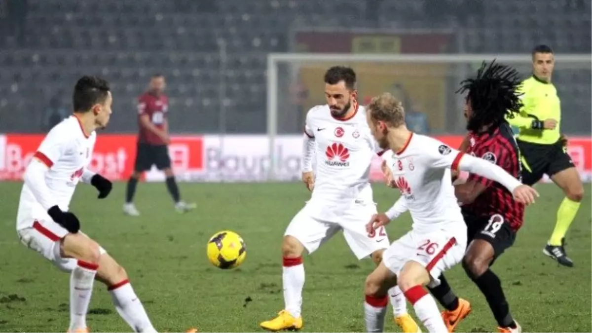 Gençlerbirliği-Galatasaray Maçı 1-1 Berabere Bitti