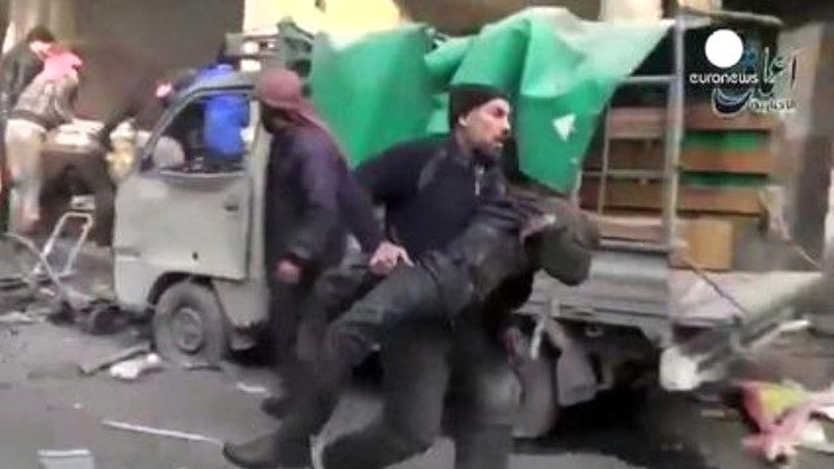 Suriye Ordusu Halep\'i Varil Bombalarıyla Vurdu