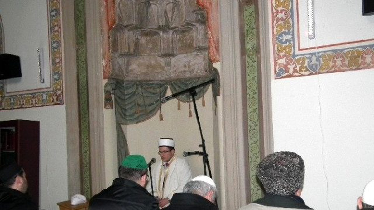 Akif, Sabah Namazında Yâd Edildi