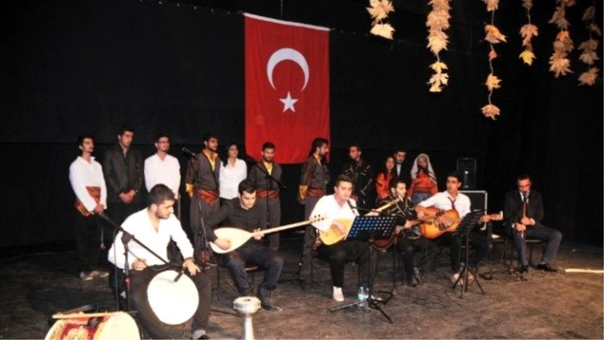 Aü Elmalı Myo\'da Türkü ve Şiir Gecesi Düzenlendi