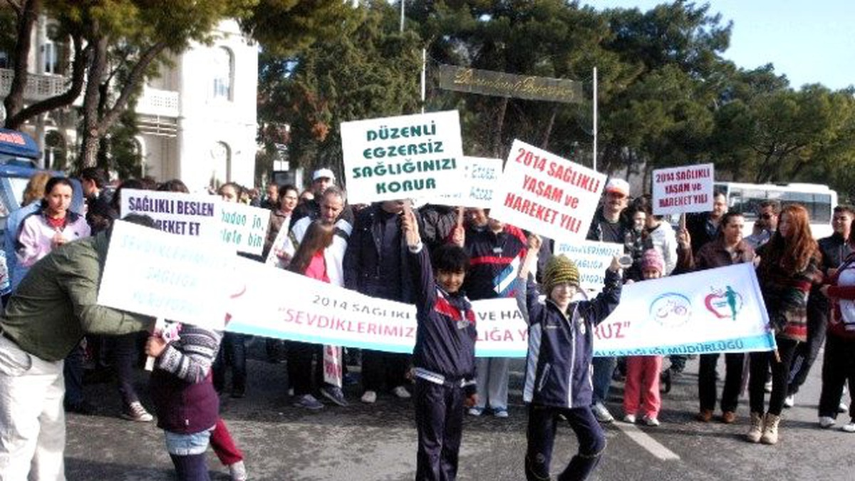 Mersin\'de Sağlıklı Yaşam Yürüyüşü