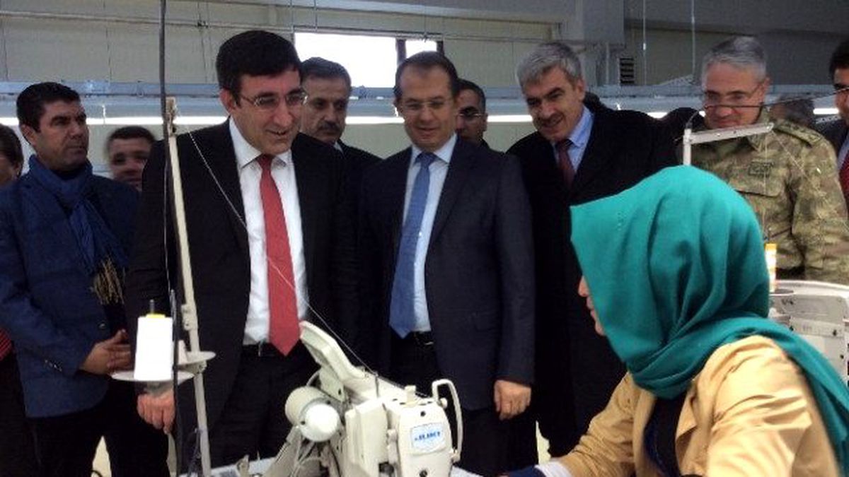 Bakan Yılmaz, Bingöl\'deki Temaslarına Devam Ediyor