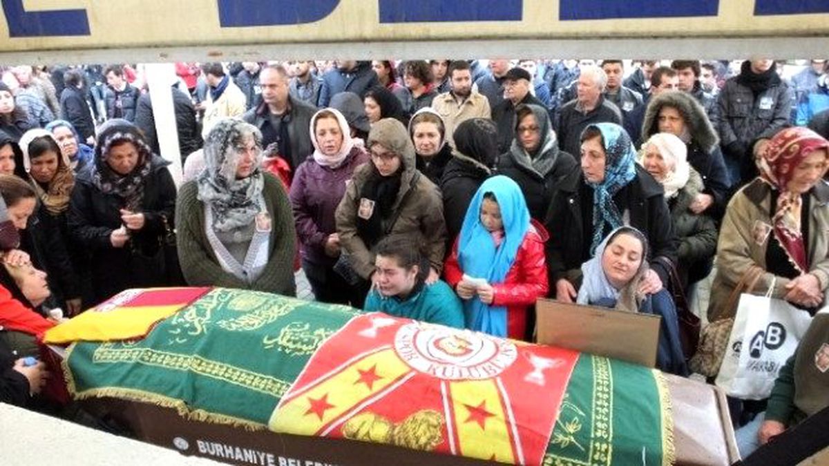 Burhaniye\'de Liseli Yiğit\'in Ölümü Üzdü