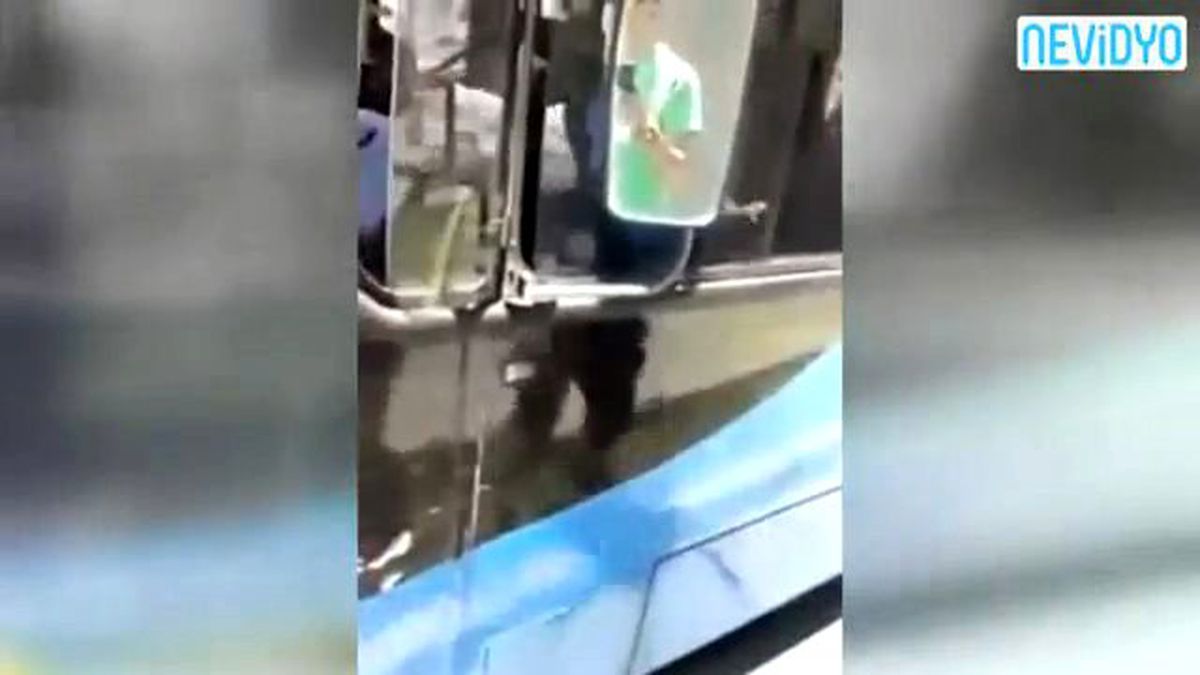 Dayak Yiyeceğini Anlayınca Otobüsün Gazını Kökledi!