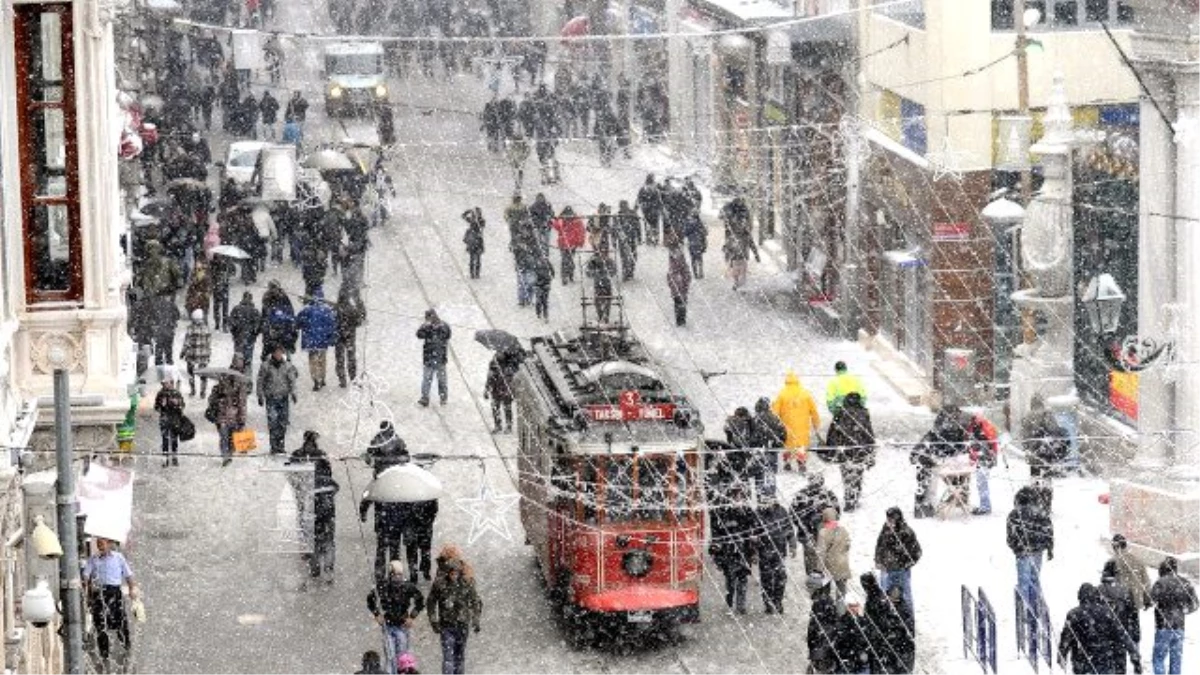 İstanbul\'a Çarşamba Günü Mevsimin İlk Karı Yağacak