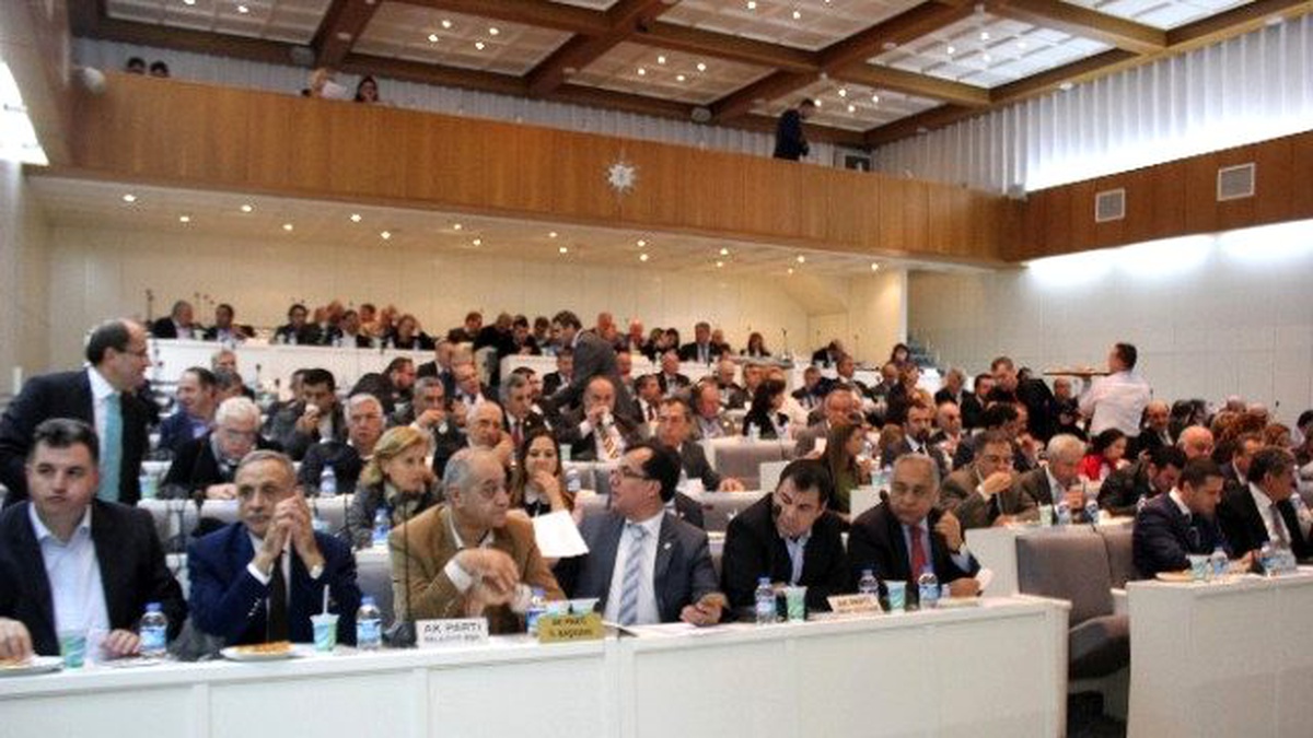 İzmir Büyükşehir Belediye Meclisi Olağanüstü Toplandı