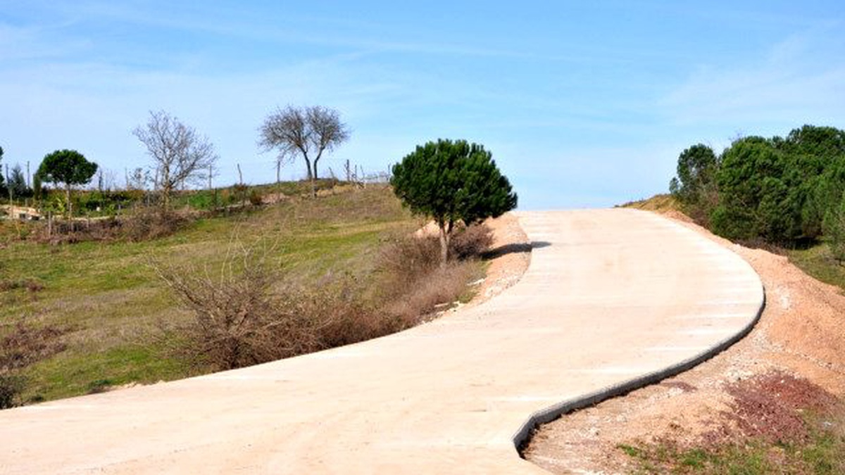 İzmit ve Derince Köyleri Arasına Beton Yol