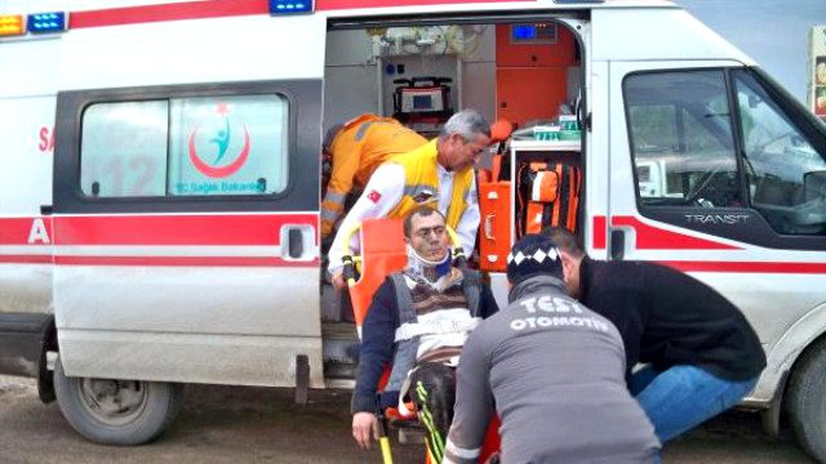 İzne Çıkan Askerin Otomobili Kaza Yaptı: 4 Yaralı