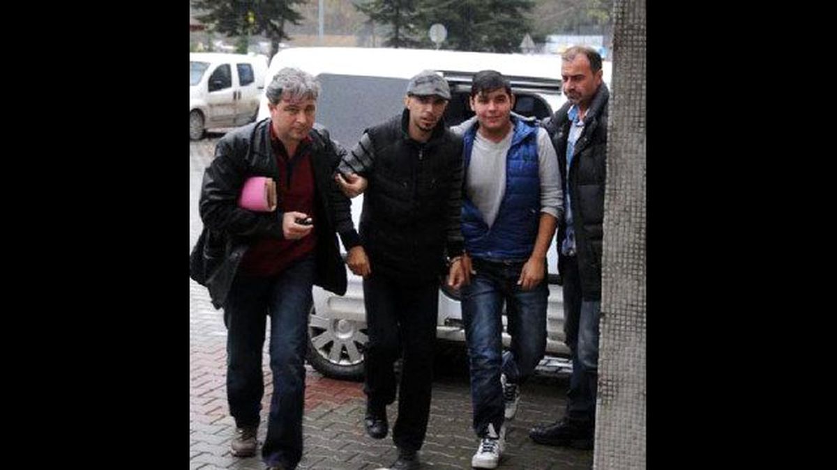 Kapıda Dolandırıcılığa 3 Gözaltı