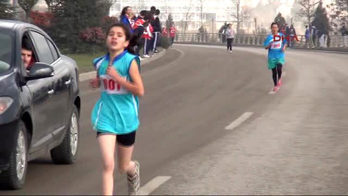 Karabük\'te Öğrencileri Bayıltan Koşu