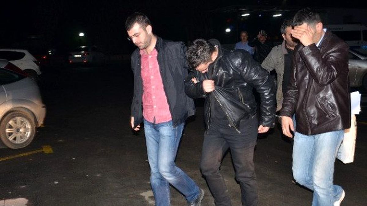Kendilerini Polis Olarak Tanıtıp Soygun Yapan Şahıslar Yakalandı
