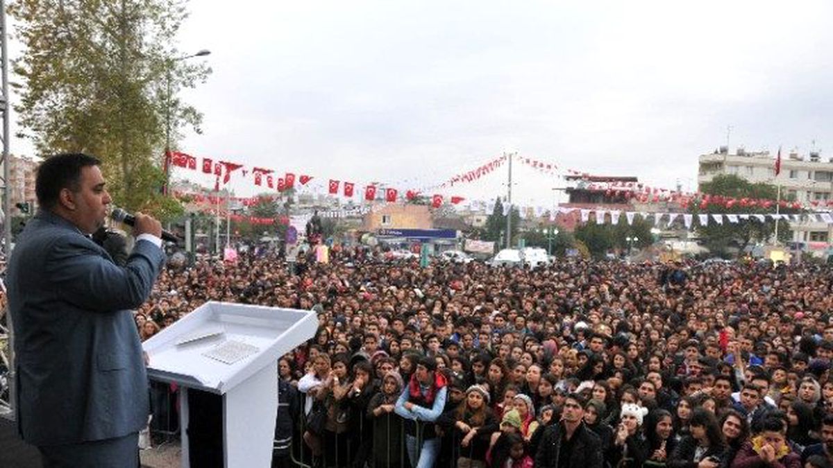 Kurtuluş Konserinde Kadir Somer ve Murat Dalkılıç Tarsusluları Coşturdu