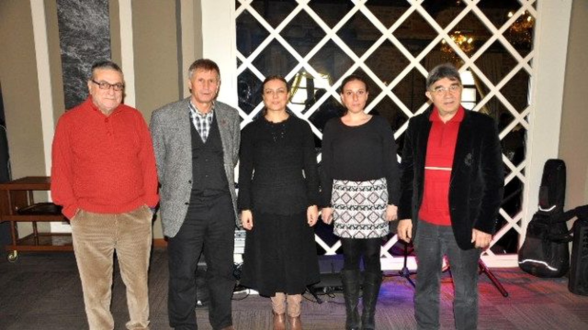 Manisa\'da Gazeteciler Kahvaltıda Bir Araya Geldi