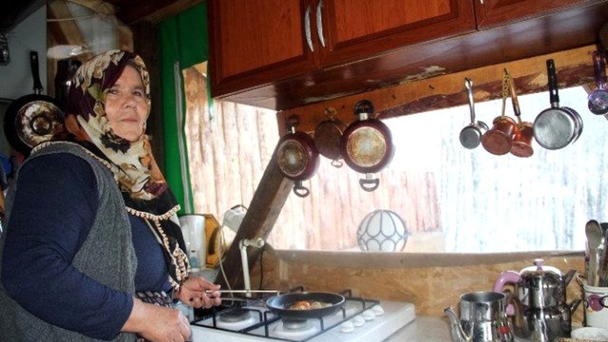Uludağ Yolunda Parası Olmayana Bedava Organik Kahvaltı