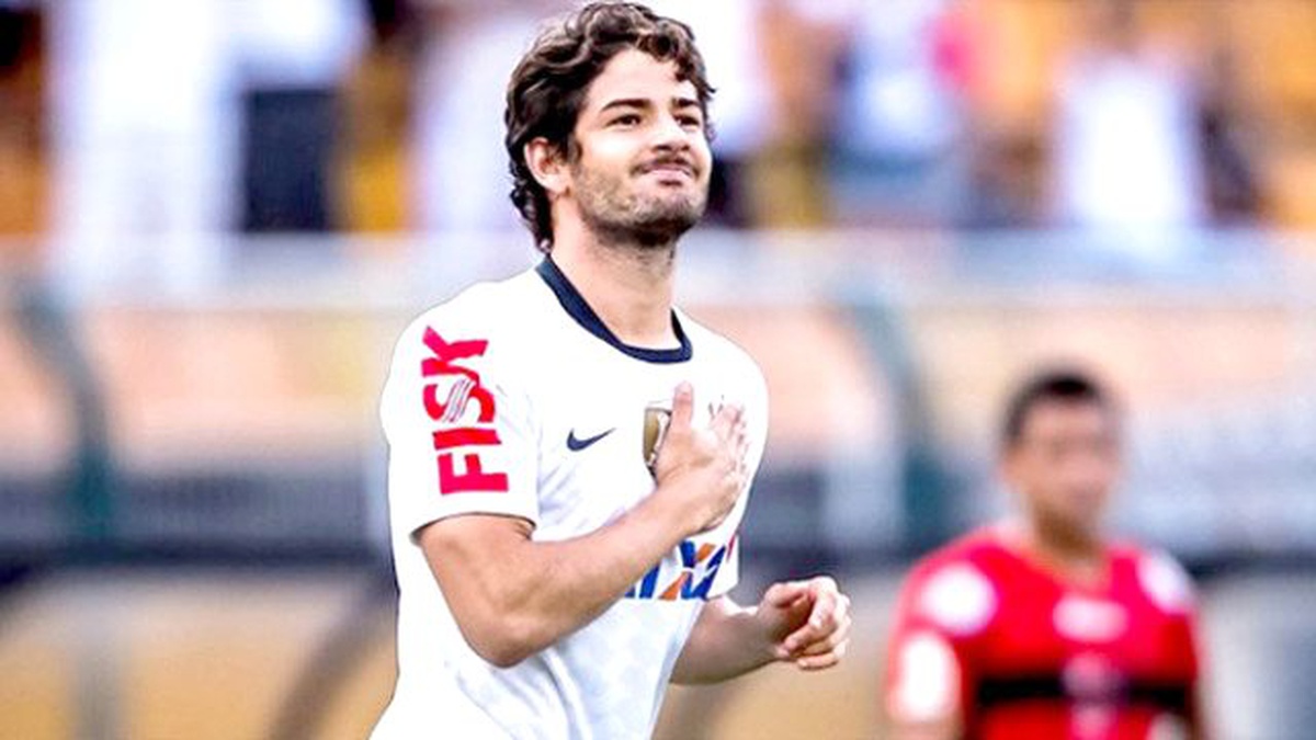 Pato\'nun Menajeri: Fenerbahçe\'den Teklif Gelmedi