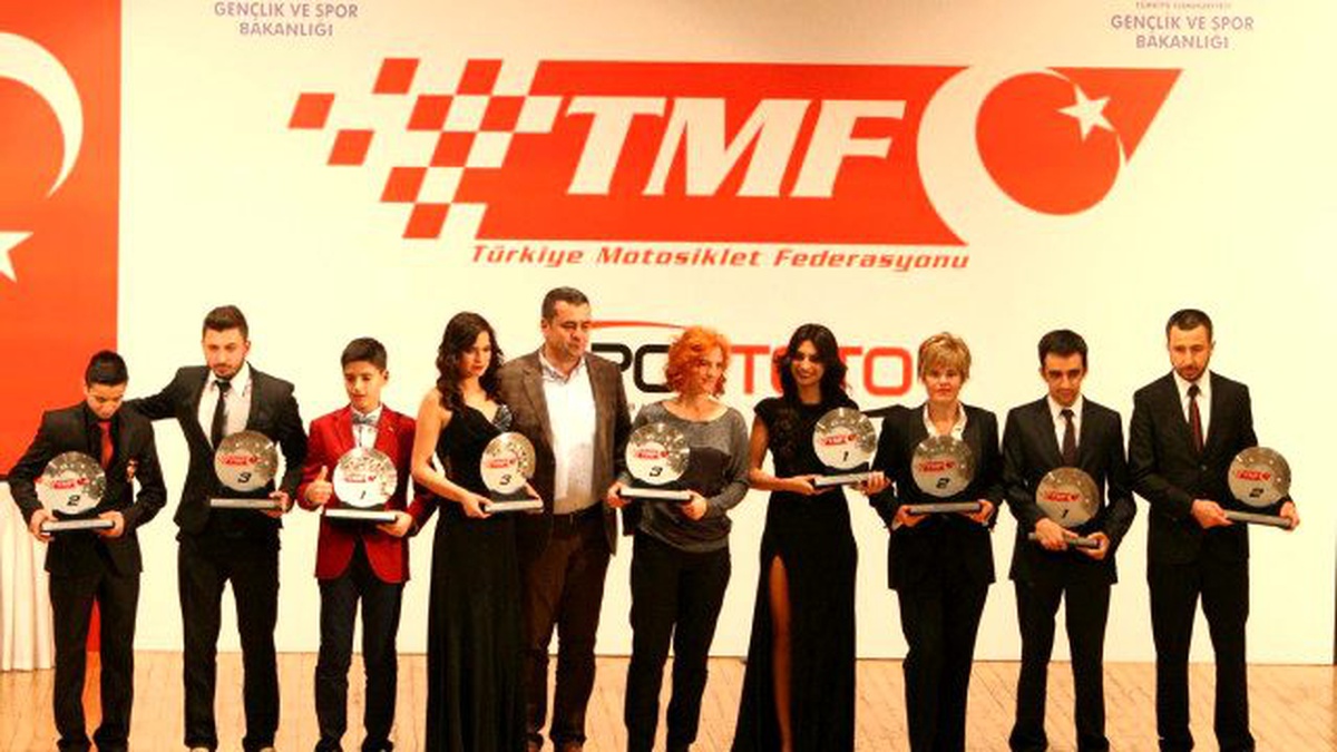 Şampiyon Motosikletçiler Madalyalarını Aldı