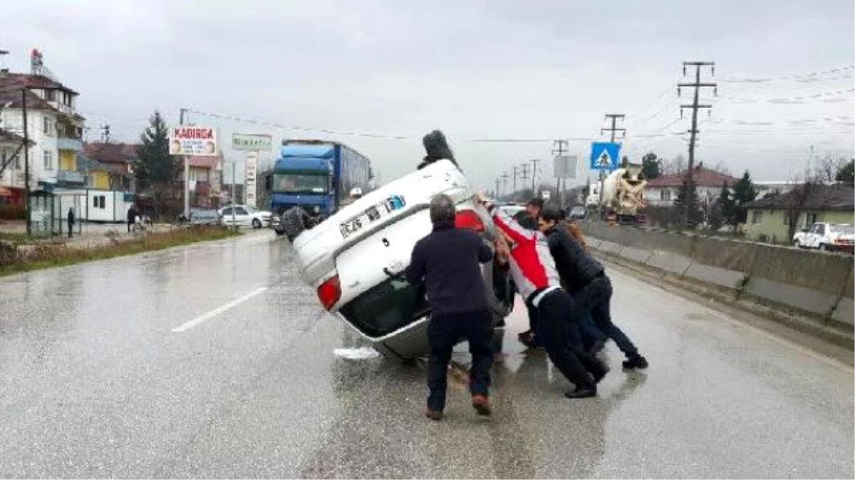 Takla Atan Otomobili 8 Kişi Çevirdi