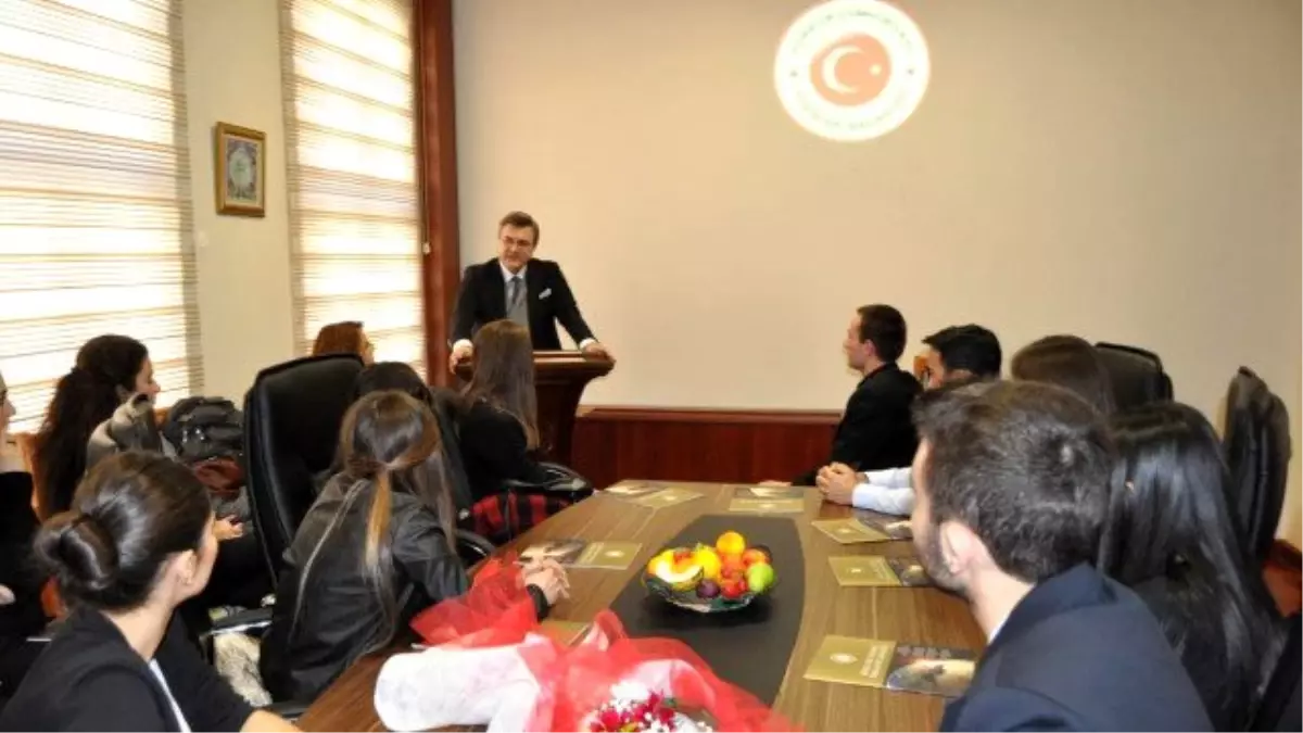TÜ Öğrencileri Büyükelçi Yörük'ü Ziyaret Etti