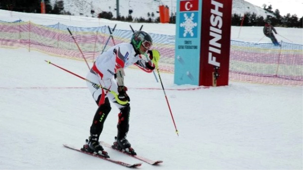 Uluslararası Palandöken Alp Disiplini Kayak Kupası Yarışları Yapıldı