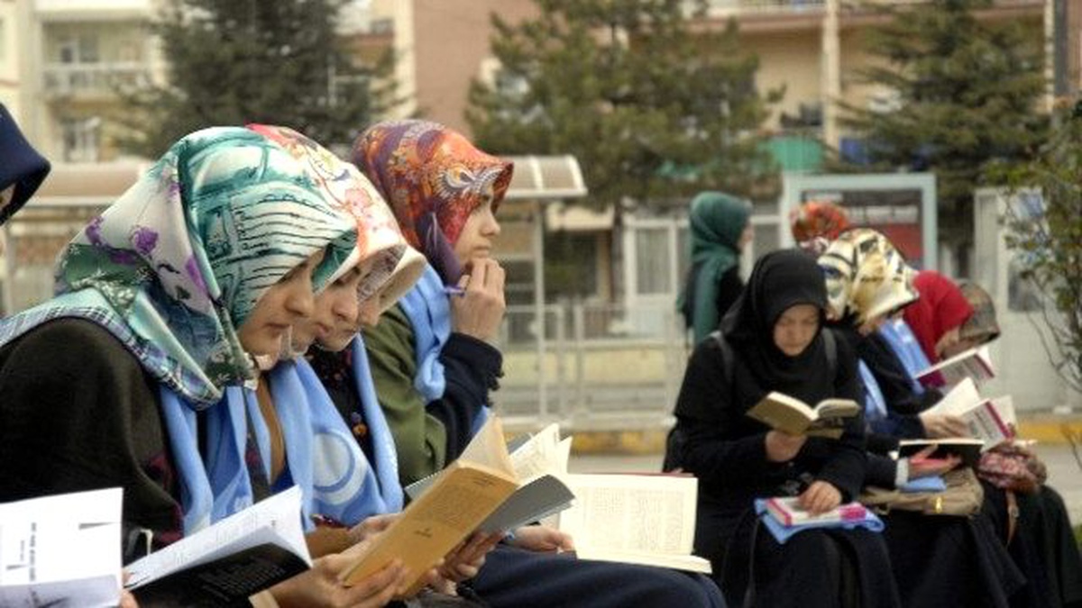 Zamansız ve Mekansız\' Okuyarak Örnek Oldular