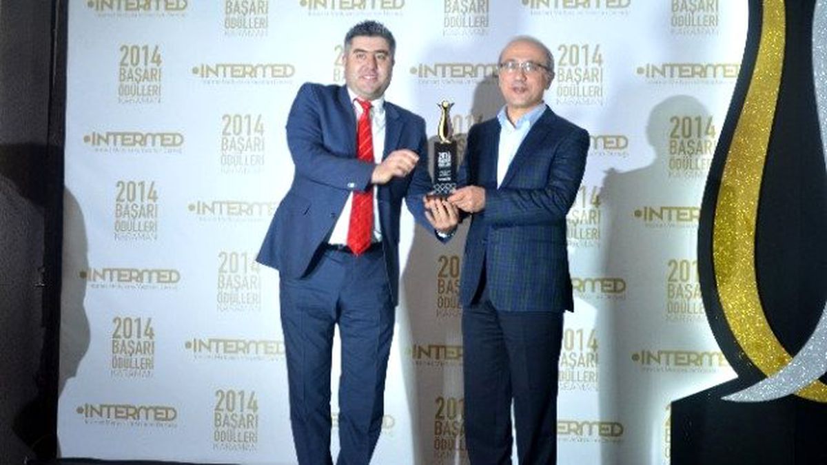 Bakan Elvan\'a İntermed Derneğinden Onur Ödülü