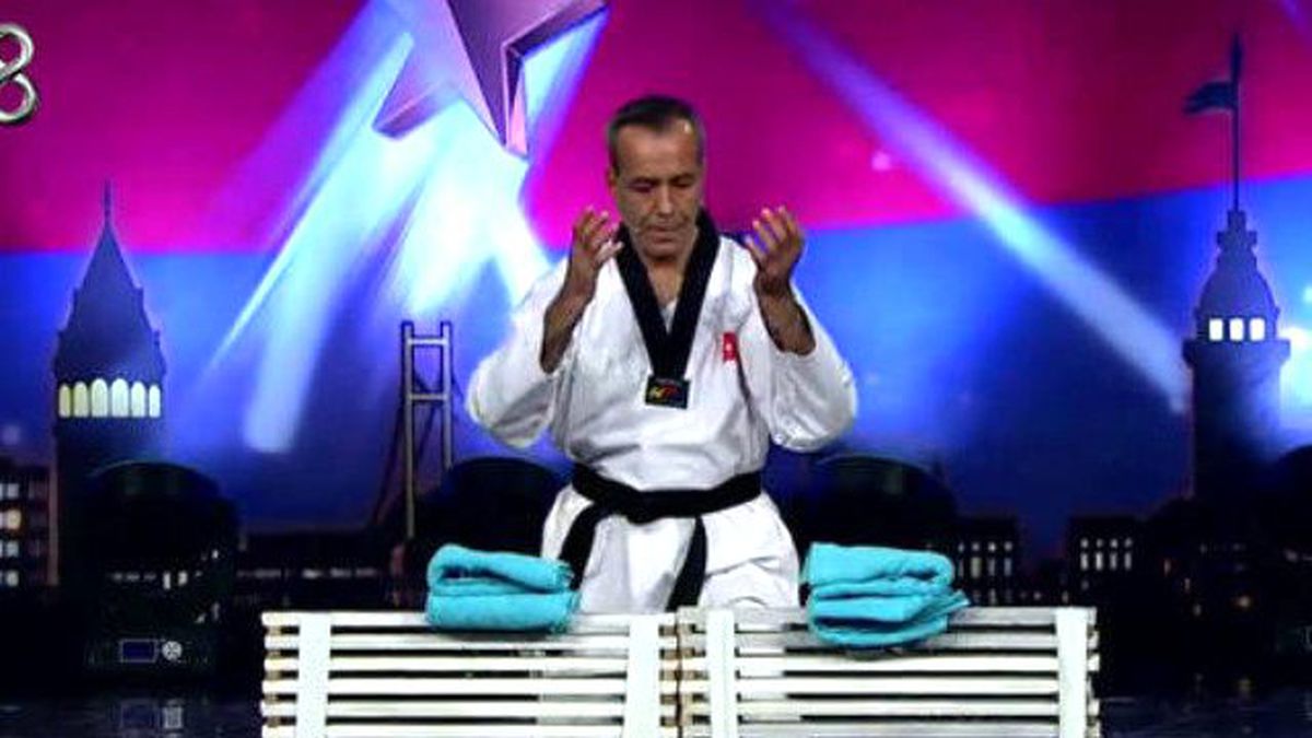Battalgazi Özçınar\'ın Karate Gösterisi