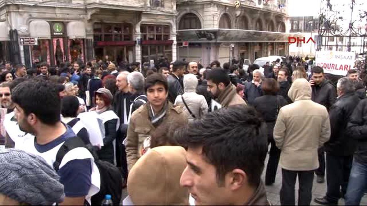Beyoğlu\'nda Tabutlu Uludere Protestosu