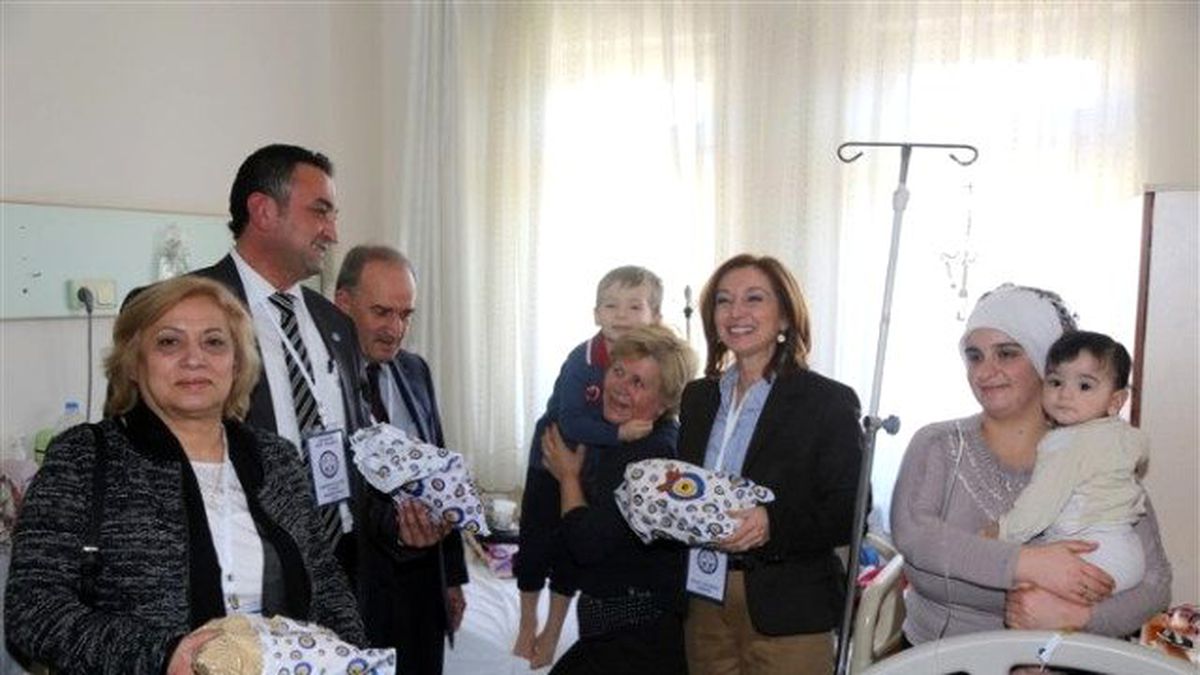 Eskişehir\'de "Hastanelerdeki Çocuklarımızı Hediyelerle Mutlu Edelim" Kampanyası