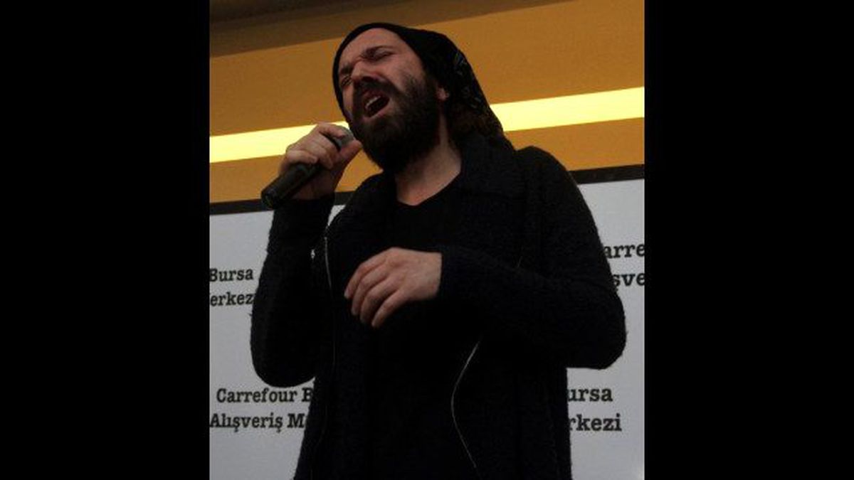 Halil Sezai Bursalı Hayranlarıyla Buluştu