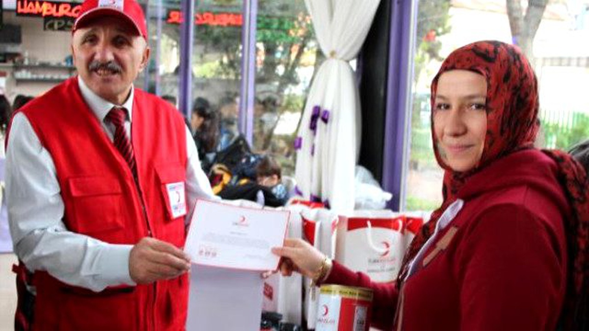 Kızılay\'a Kurban Vekaleti Verenlere Kavurma