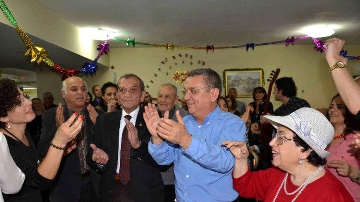 Kuşadası Huzurevinde Erken Yeni Yıl Kutlaması