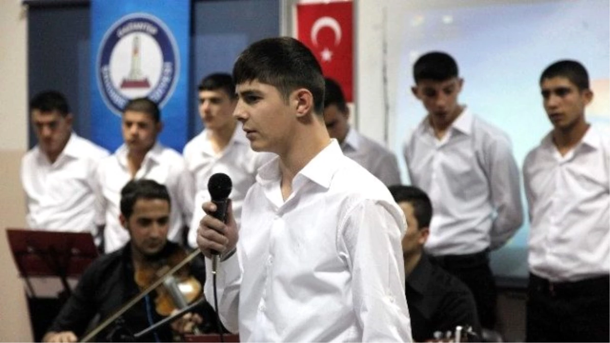 Suç Mağduru Gençler Kurtuluşu Yaşar Torun\'da Kutladı