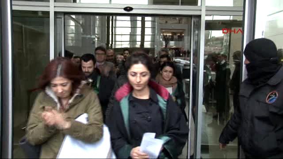 Avukatlardan Adliye Önünde Uludere Açıklaması