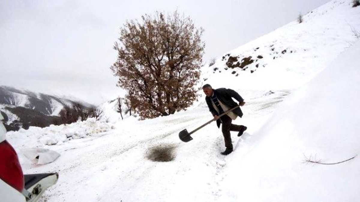 Bahçesaray\'da Yollar Tuzlandı