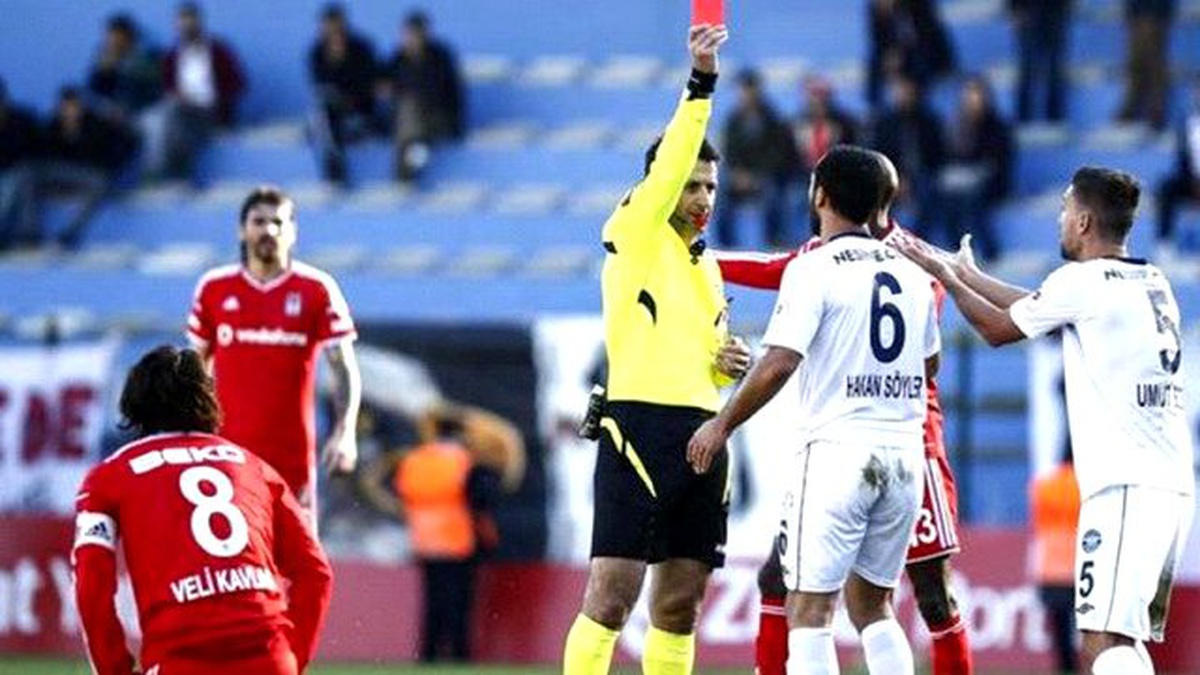 Beşiktaş\'ın İlginç Kart İstatistiği!