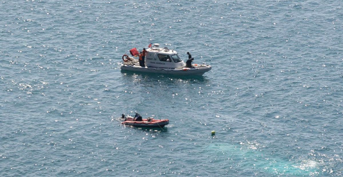 Bodrum Açıklarında Kaçak Teknesi Battı: 8 Kişi Kayıp