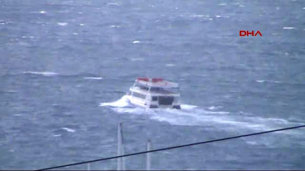 Bodrum\'da Fırtına ve Yağmur Hayatı Olumsuz Etkiledi