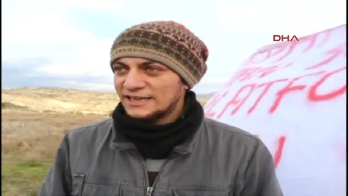 Burdur Öğrenciler Sokak Hayvanlarını Besledi