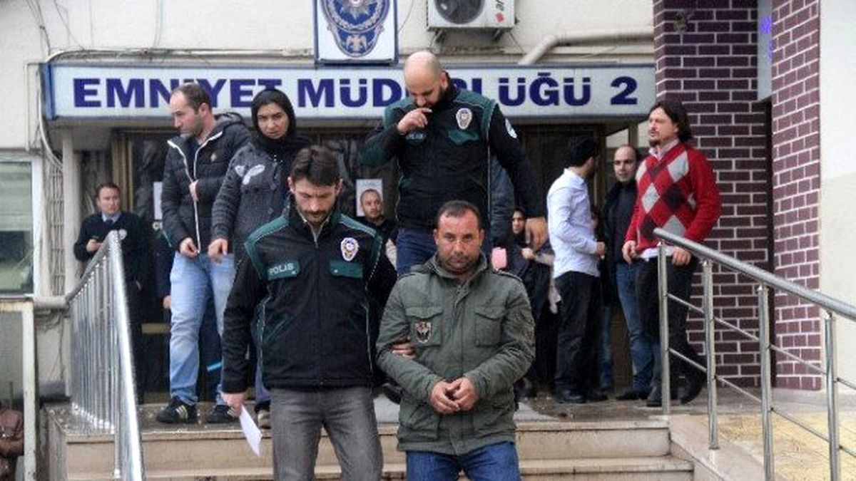 Bursa\'yı Lodos ve Yağmur Vurdu